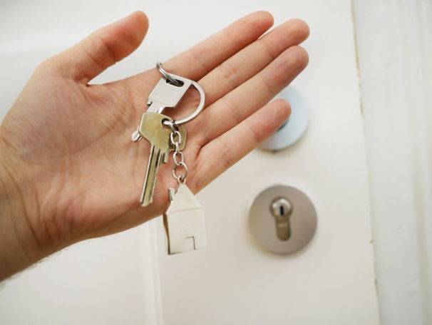 https://LucretiaR.StopRentingStartOwning.com